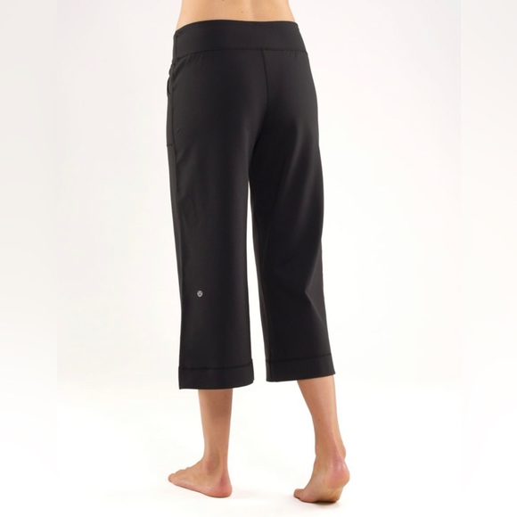Lululemon Still Crop - Picture 2 of 7